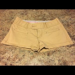 American eagle khaki shorts.